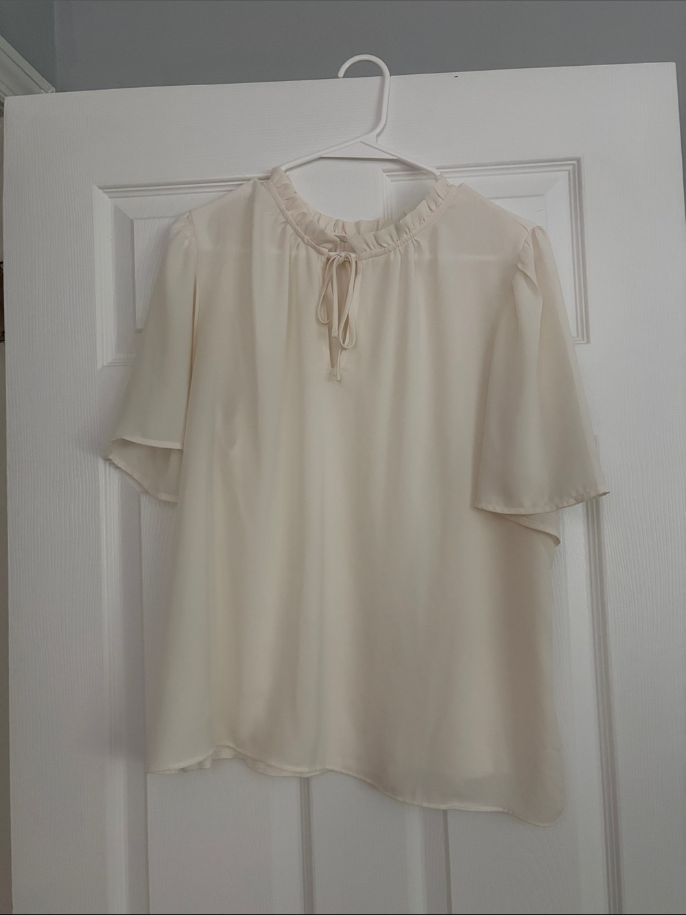 LOFT Cream Ruffle Tie-Neck Flutter Sleeve Blouse
